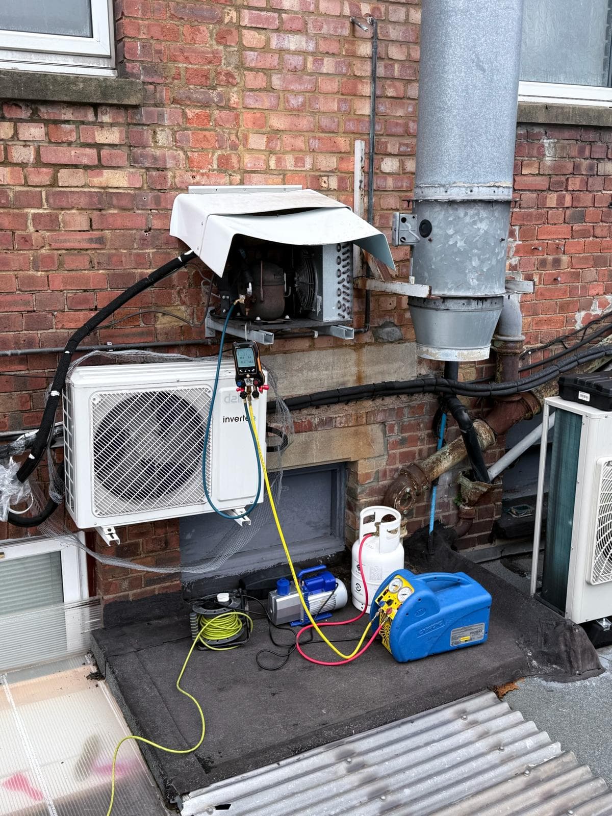 Emergency Repairs by Freez Fix in London